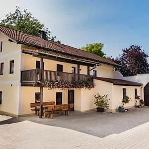 https://ferienhaus-schmiedehof.com-bavaria.com